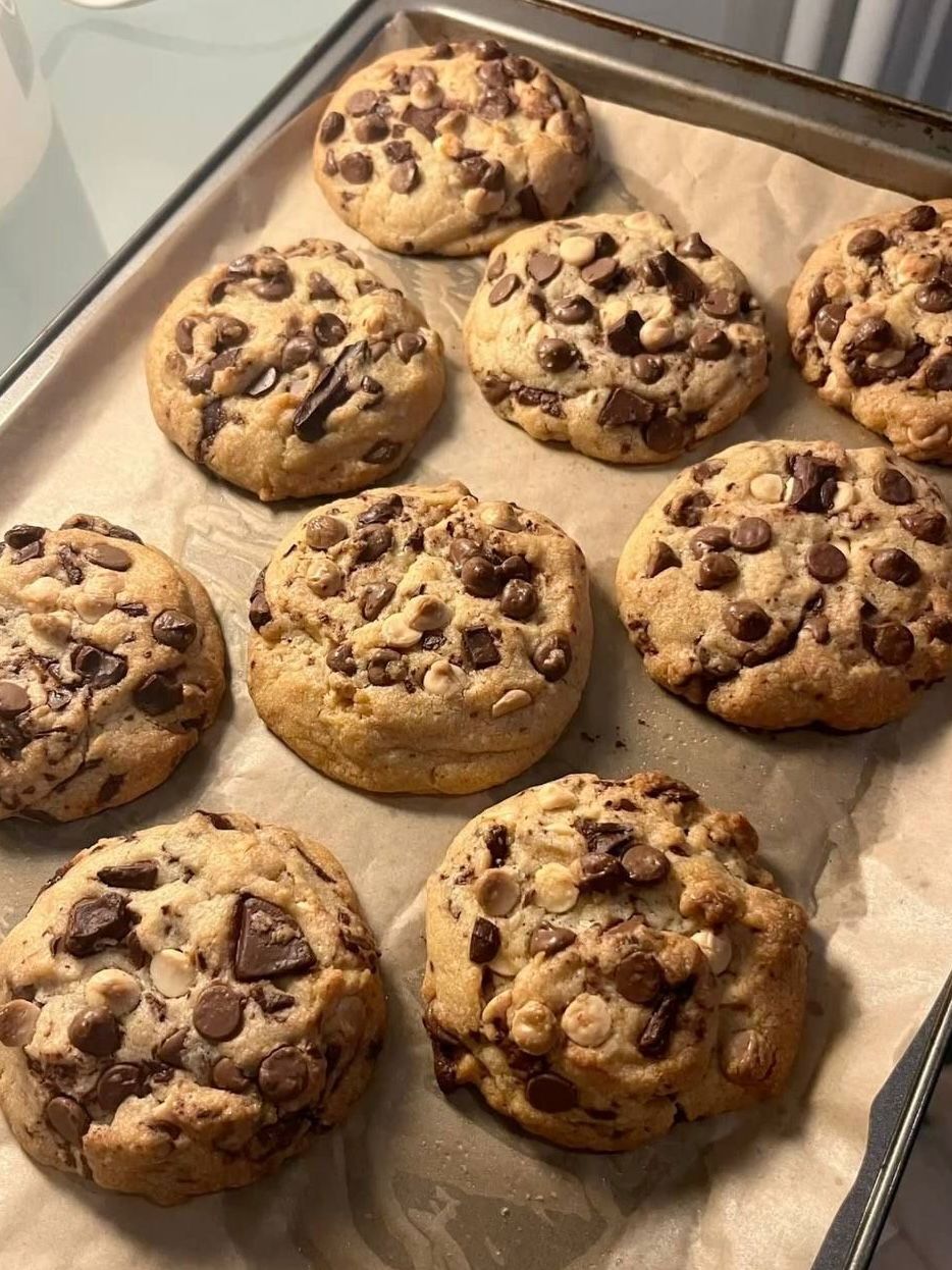 Chunky Chocolate Cookies